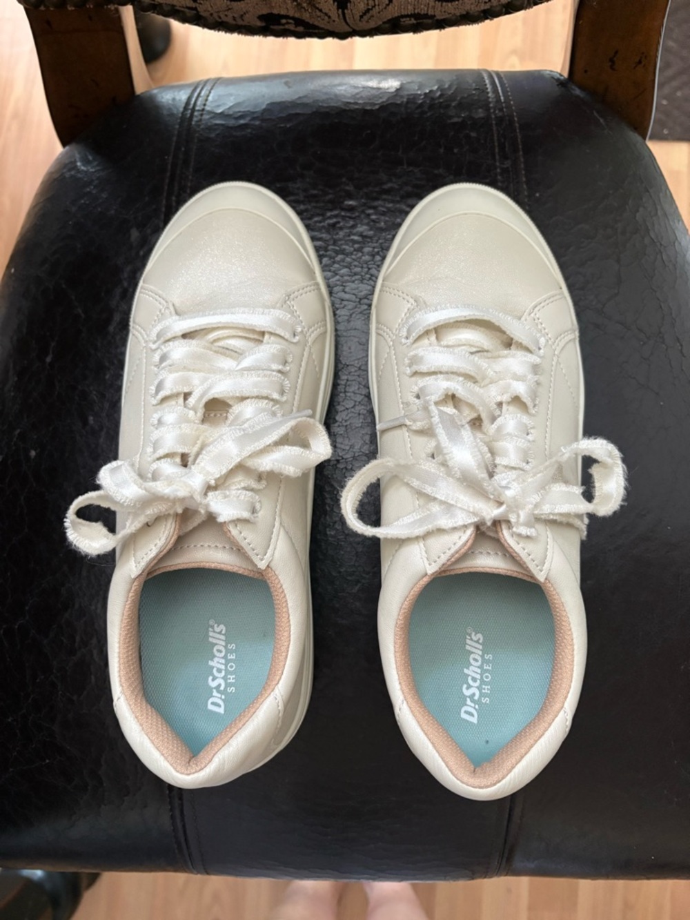 Dr. Scholl's Women's Cream Lace-Up Sneakers with Light Blue Insole